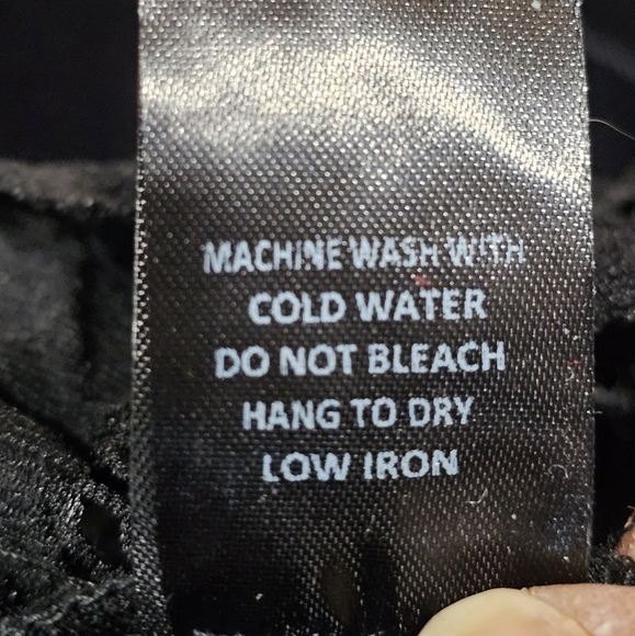 Olivaceous Cropped Lace Tank Top In Black Size S NWT - Picture 5 of 6